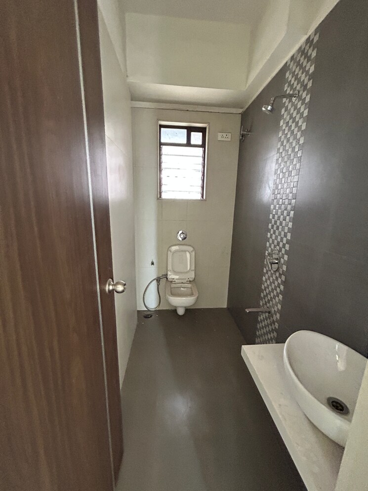Bathroom, harmony-signature-towers 2 Bedroom 718 Sq.Ft. Apartment In Owale Thane 7033803