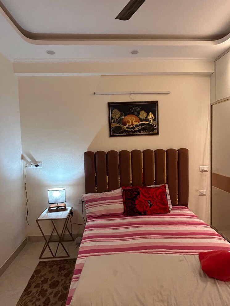 Bedroom, ss-southend-floors 3 Bedroom 1800 Sq.Ft. Builder Floor In South City 2 Gurgaon 7033997