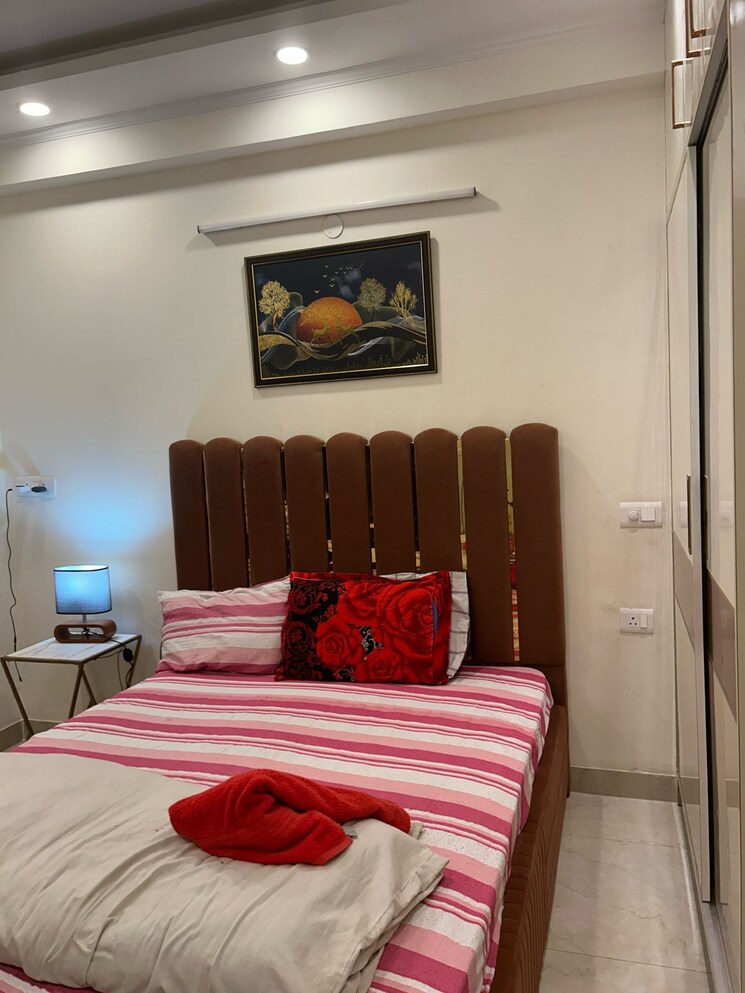 Bedroom, ss-southend-floors 3 Bedroom 1800 Sq.Ft. Builder Floor In South City 2 Gurgaon 7033997