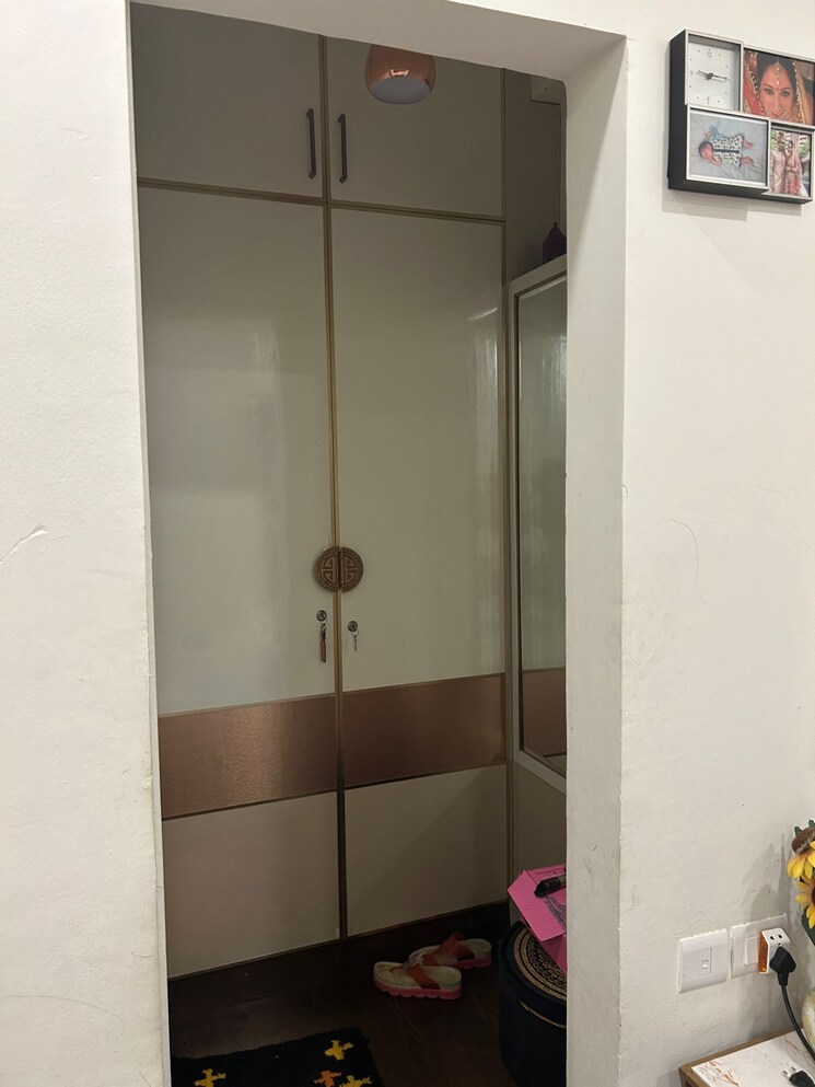 Bathroom, ss-southend-floors 3 Bedroom 1800 Sq.Ft. Builder Floor In South City 2 Gurgaon 7033997