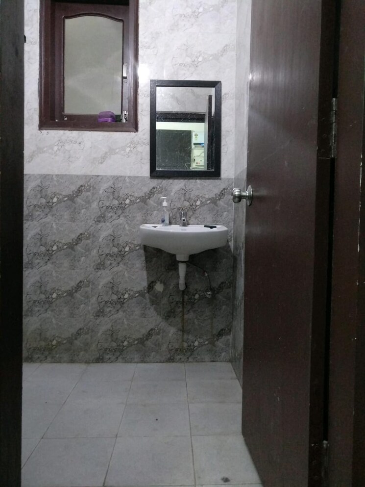 Bathroom, orchid-island 3 Bedroom 1600 Sq.Ft. Builder Floor In Sector 51 Gurgaon 7034457