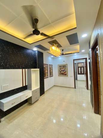 3 BHK Builder Floor फॉर रीसेल इन Dwarka Mor Delhi  7036305