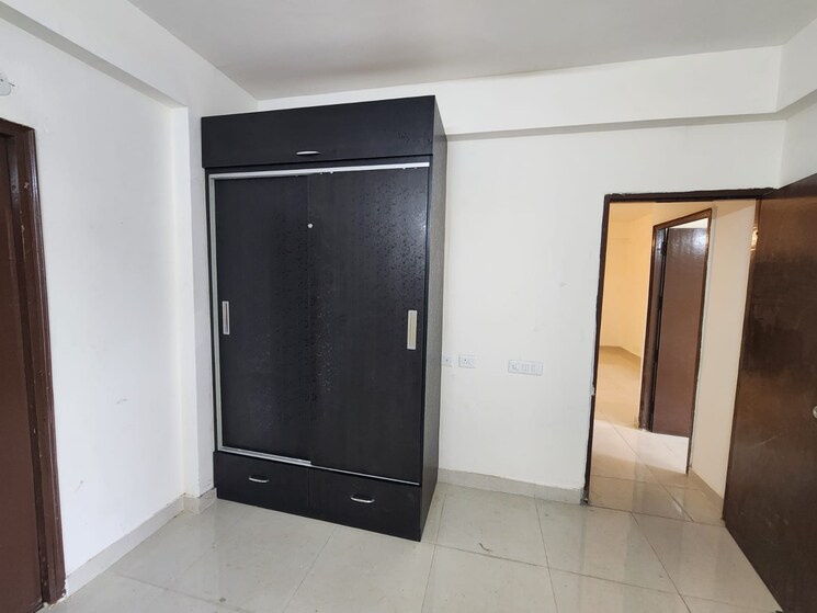 Room, signature-global-the-roselia 2 Bedroom 514 Sq.Ft. Apartment In Sector 95a Gurgaon 7038238