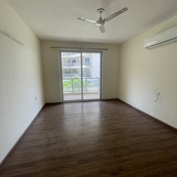 Room in 4 BHK Apartment at Emaar Palm Terraces Select, Sector 66 – for Rent