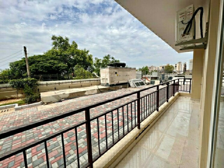 Balcony, patiala road 3 Bedroom 1942 Sq.Ft. Apartment In Patiala Road Zirakpur 7040252