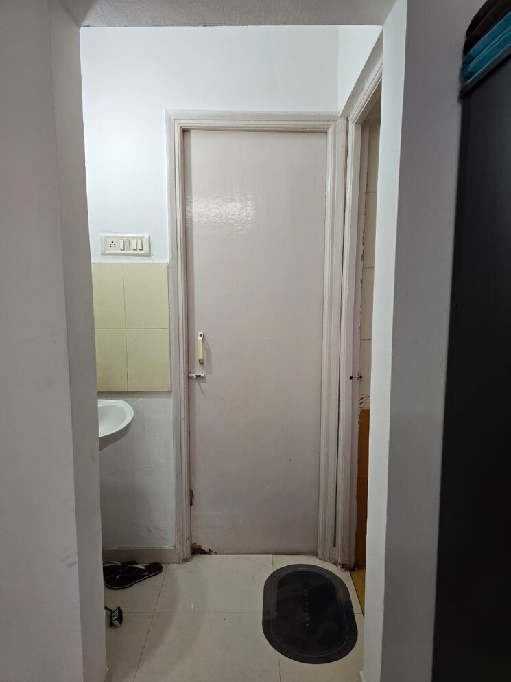 Bathroom, gulmohar-symphony 1 Bedroom 650 Sq.Ft. Apartment In Kharadi Pune 7040492