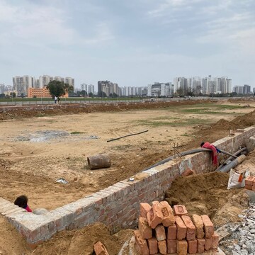 Plot For Sale in GLS Avenue City, Sector 92