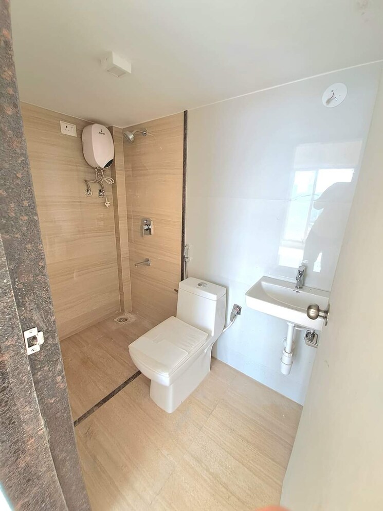 Bathroom, sheth-chopra-shanti-lifespaces-2 2 Bedroom 1060 Sq.Ft. Apartment In Nalasopara East Palghar 7042353