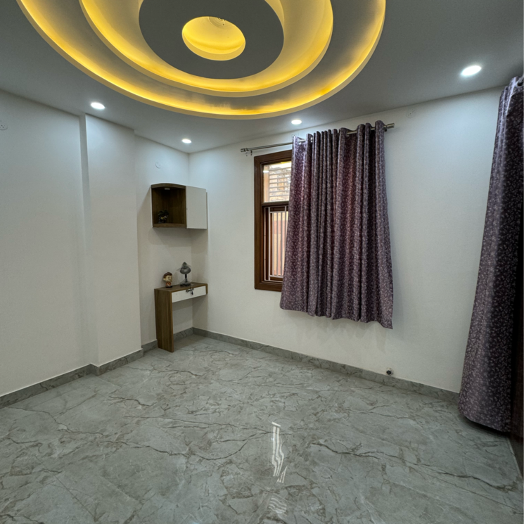 Room, bhagwati garden 3 Bedroom 85 Sq.Yd. Builder Floor In Bhagwati Garden Delhi 7042977