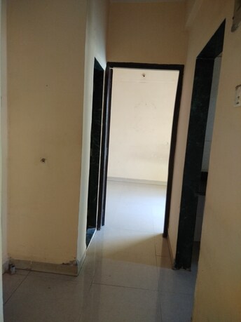 रेसिडेन्शियल फ्लॅट वर्ग फुट फॉर रीसेल इन कल्याण पश्चिम ठाणे  7043354