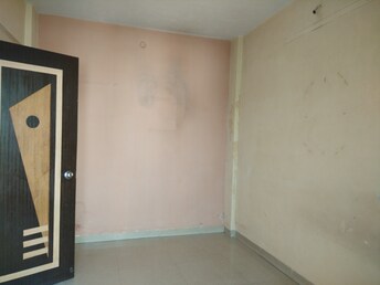 रेसिडेन्शियल फ्लॅट वर्ग फुट फॉर रीसेल इन कल्याण पश्चिम ठाणे  7043354