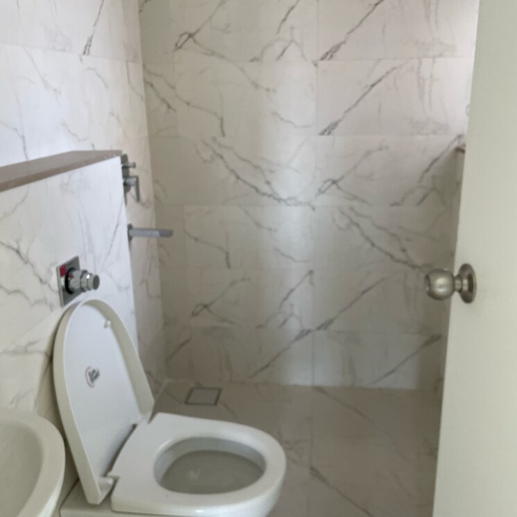 Bathroom, runwal-avenue-broadway 1 Bedroom 401 Sq.Ft. Apartment In Datar Colony Mumbai 7043868