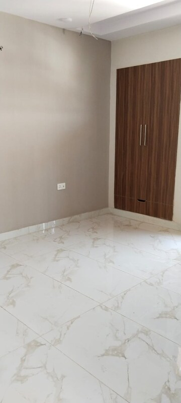 2 BHK Builder Floor For Sale in Vasundhara Sector 3