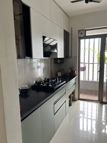 2 BHK Apartment For Sale in Lodha Amara, Kolshet Road