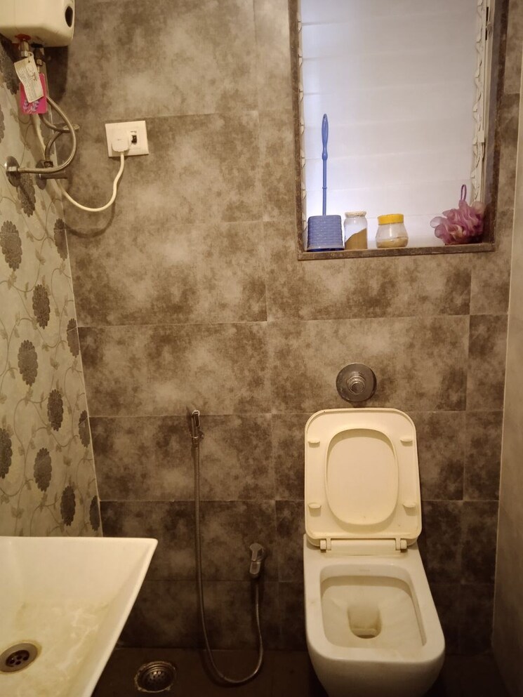 Bathroom, jhv-hira-laxmi-heights 3 Bedroom 1520 Sq.Ft. Apartment In Ulwe Navi Mumbai 7045699