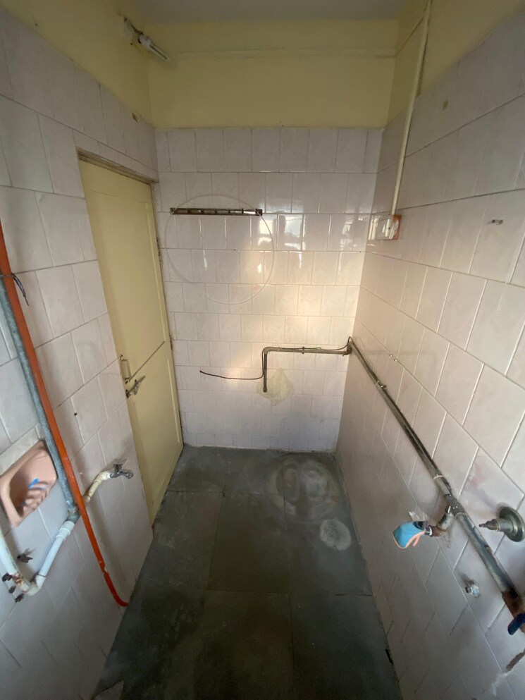 Bathroom, shantinagar 1 Bedroom 720 Sq.Ft. Apartment In Shantinagar Pune 7048133