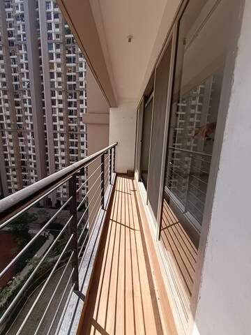 2.5 BHK Apartment For Sale in Runwal Eirene, Balkum Pada