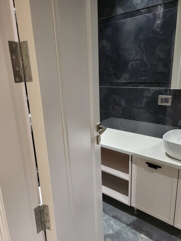 Furnished Amenities in 3 BHK Builder Floor at Anand Vihar – for Rent