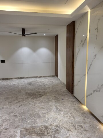 3 BHK Builder Floor For Rent in Anand Vihar