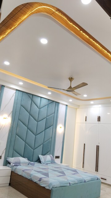 Furnished Amenities in 5 BHK Builder Floor at Vaishali Sector 1 – for Sale