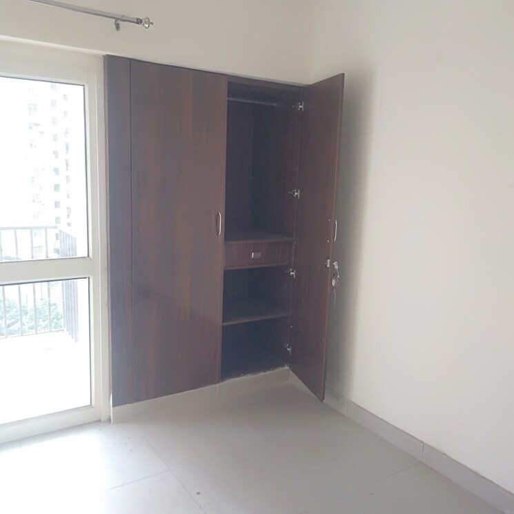 Room, aims-golf-city 3.5 Bedroom 1550 Sq.Ft. Apartment In Sector 75 Noida 7050213