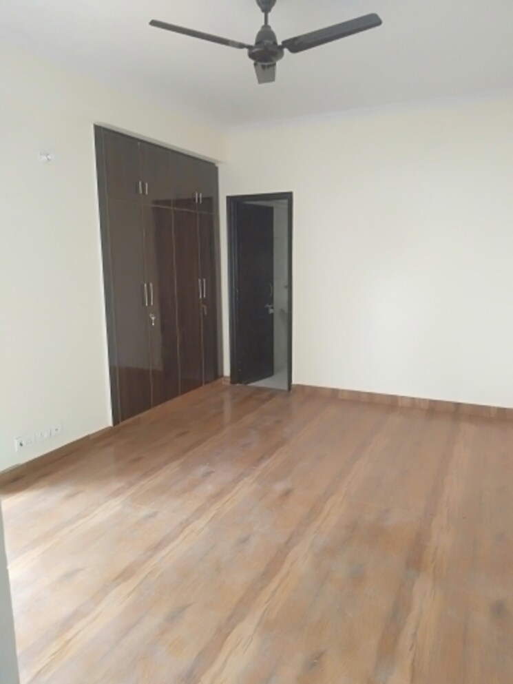Room, aims-golf-city 3.5 Bedroom 1550 Sq.Ft. Apartment In Sector 75 Noida 7050213