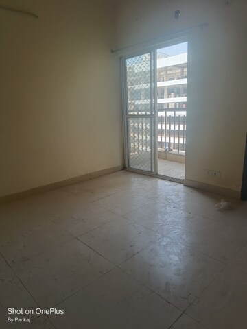 Room in 3 BHK Apartment at Aims Golf Avenue II, Sector 75 – for Sale