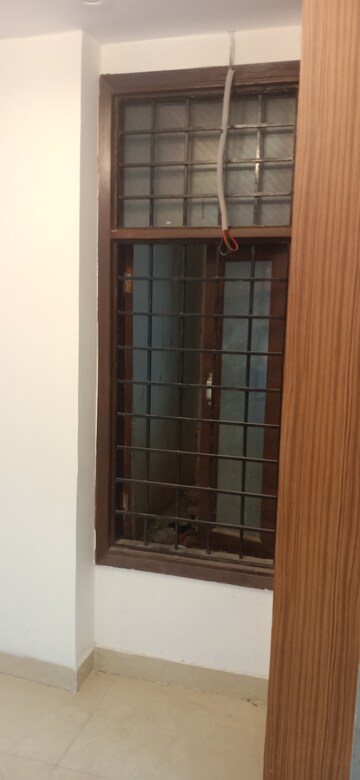 Room in 2 BHK Builder Floor at Vasant Kunj – for Sale