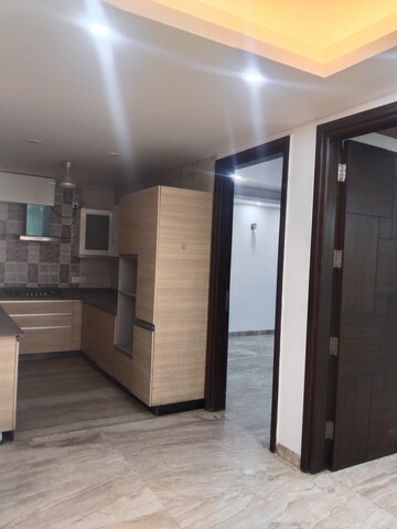 Building Lobby in 3 BHK Builder Floor at Navjeevan Vihar – for Sale