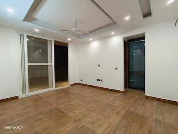 Room in 4 BHK Builder Floor at Vasant Kunj – for Sale