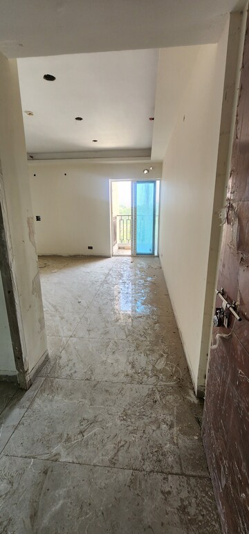 Room in 3 BHK Apartment at SKA Divya Towers, Sector 16 Greater Noida – for Sale