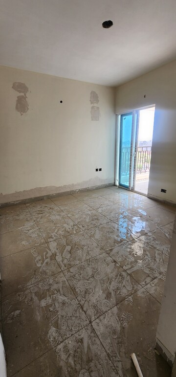 Furnished Amenities in 3 BHK Apartment at SKA Divya Towers, Sector 16 Greater Noida – for Sale