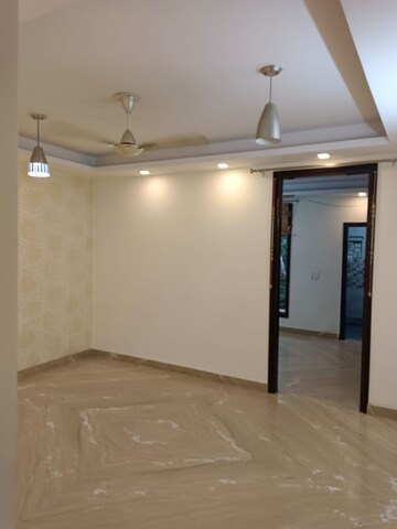 Room in 2 BHK Apartment at Lajpat Nagar – for Rent