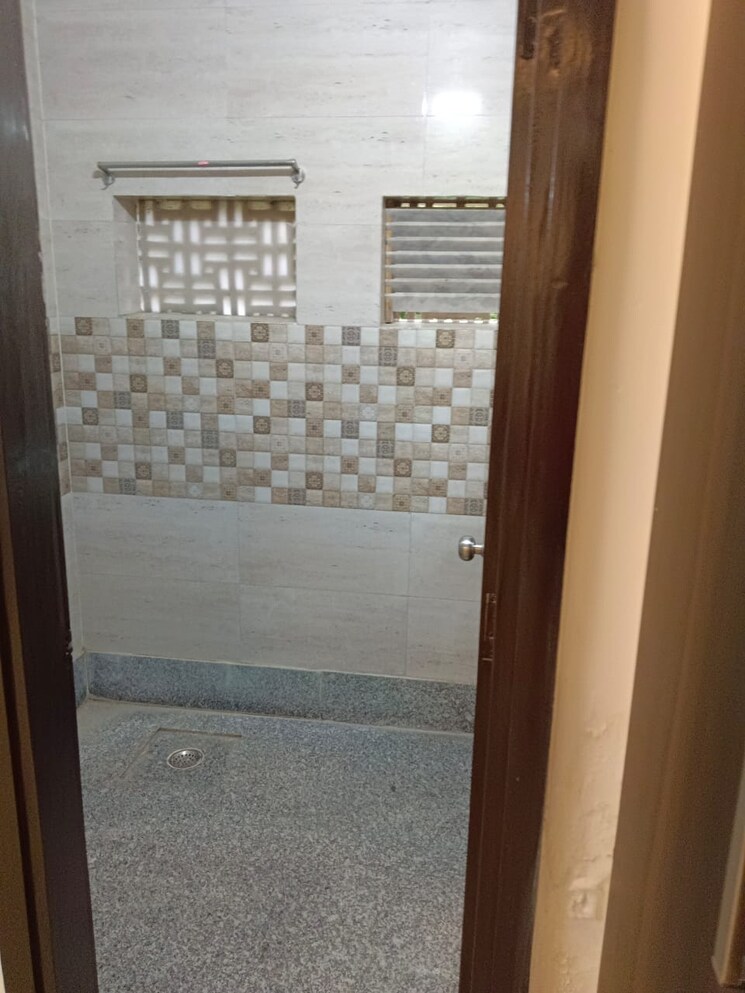 Bathroom, lajpat nagar 2 Bedroom 1109 Sq.Ft. Apartment In Lajpat Nagar Delhi 7051604