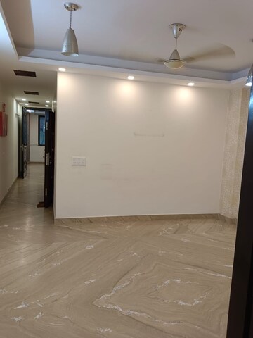 Living Room in 2 BHK Apartment at Lajpat Nagar – for Rent