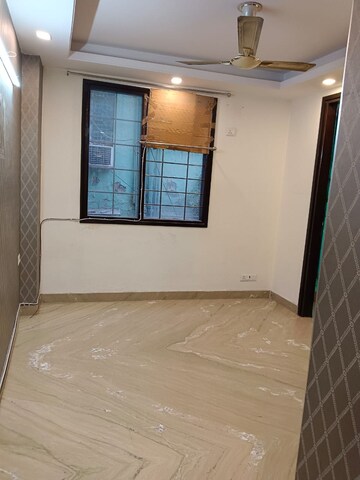 Room in 2 BHK Apartment at Lajpat Nagar – for Rent