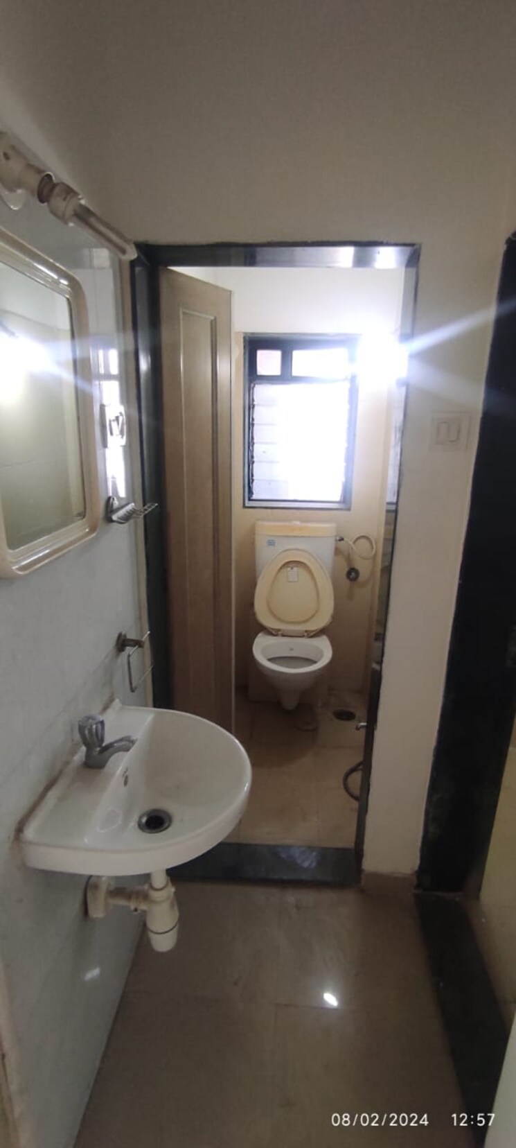 Bathroom, puranik-city 1 Bedroom 450 Sq.Ft. Apartment In Kasarvadavali Thane 7051647