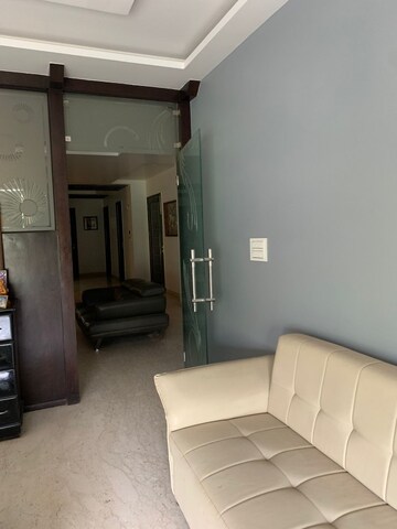 Room in 4 BHK Builder Floor at Janakpuri – for Sale