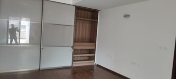 Room in 3 BHK Apartment at Hennur Road – for Sale