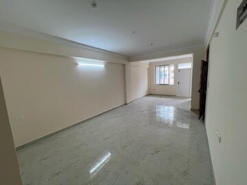 Room in 3 BHK Apartment at Hennur Road – for Sale