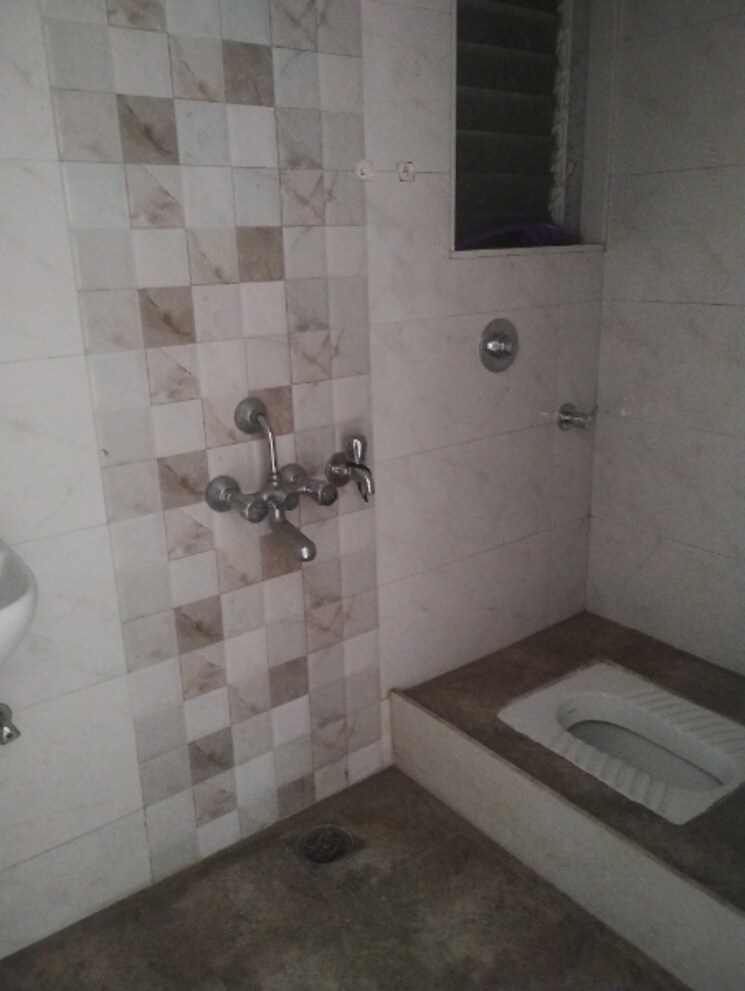 Bathroom, pnk-imperial-heights 2 Bedroom 666 Sq.Ft. Apartment In Mira Road Thane 7052223