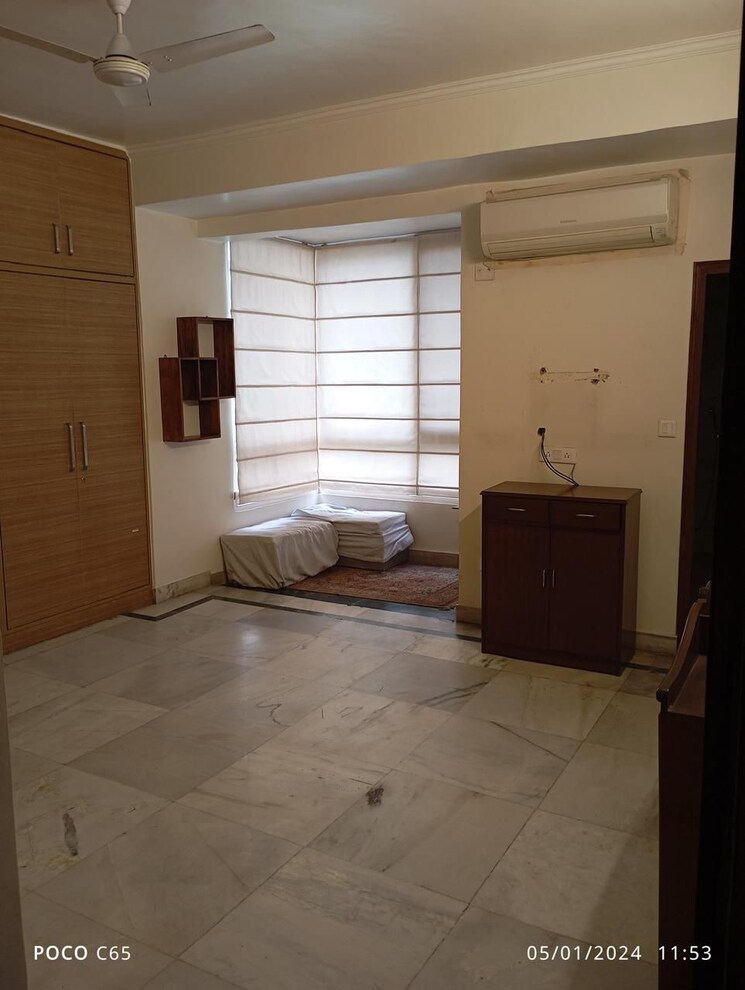 Room, sector 50 Pg For Girls In Sector 50 7052643