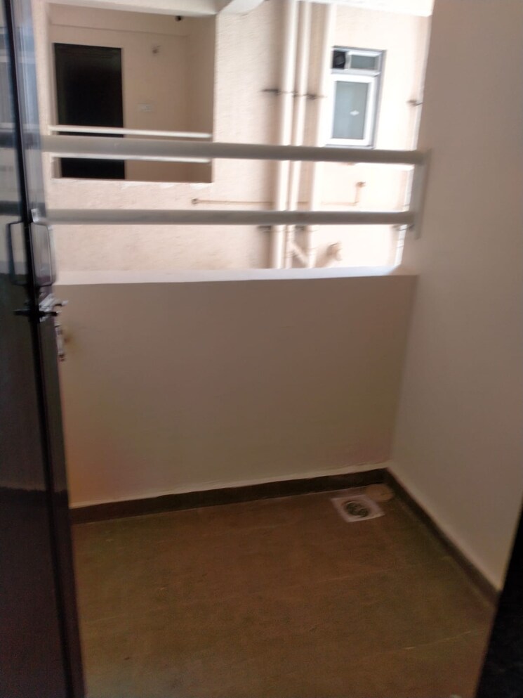 Bathroom, squarefeet-grand-square 1 Bedroom 600 Sq.Ft. Apartment In Anand Nagar Thane 7052928