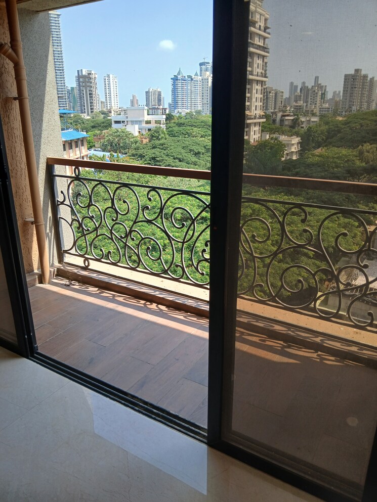 Balcony, heritage-elegance 2 Bedroom 840 Sq.Ft. Apartment In Matunga Mumbai 7053008