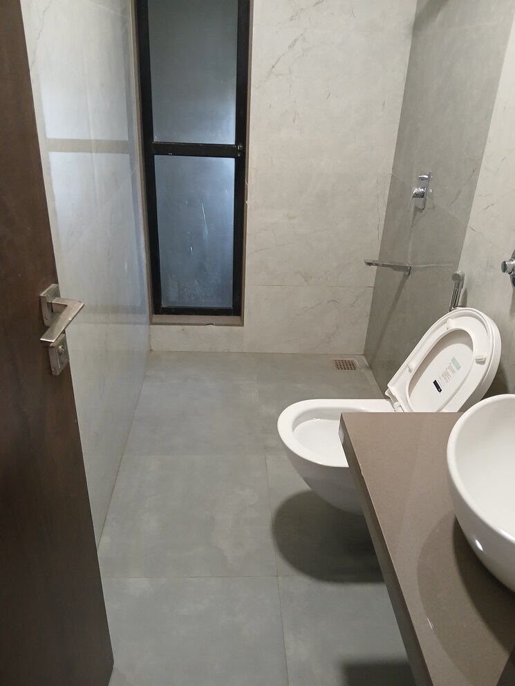 Bathroom, heritage-elegance 2 Bedroom 840 Sq.Ft. Apartment In Matunga Mumbai 7053008