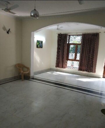 5 BHK Villa – Exterior View View at Sector 41 - for Sale