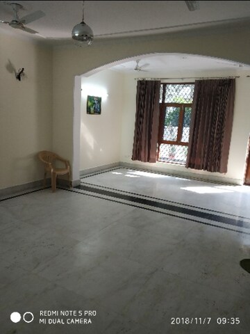 5 BHK Villa – Exterior View View at Sector 41 - for Sale