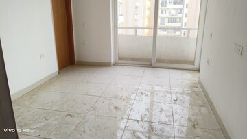 Room in 3 BHK Apartment at SS The Leaf, Sector 85 – for Sale
