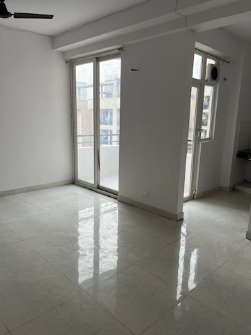 Room in 2 BHK Apartment at Arihant Amber, Sector 1 Greater Noida – for Sale
