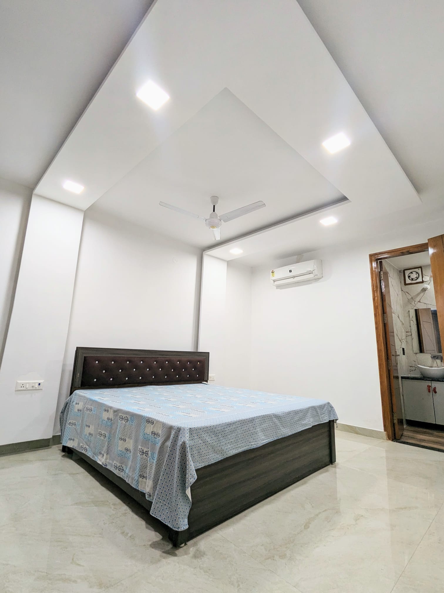 3 BHK Builder Floor For Rent in Unitech South City II Sector 50 Gurgaon  7054450